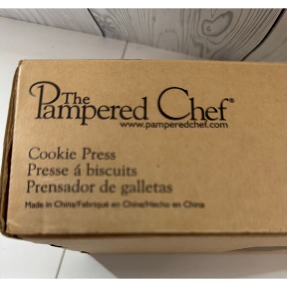 The Pampered Chef Cookie Press #1525 Complete with all discs - Picture 7 of 7